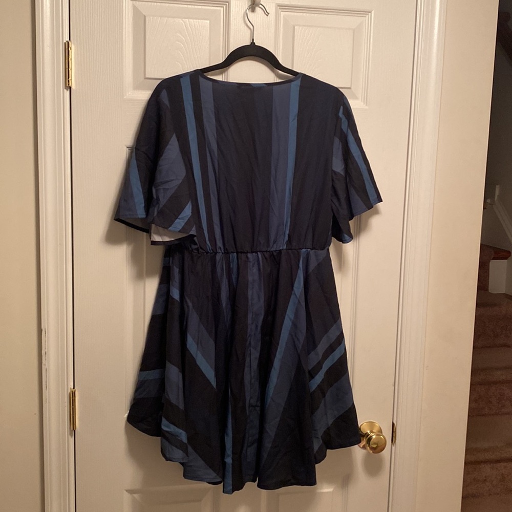 Brand New BloomChic Multicolored High Low Blouse…size 10 - Picture 2 of 5